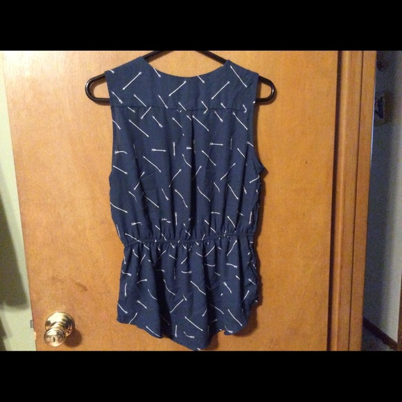 Top - Picture 2 of 2